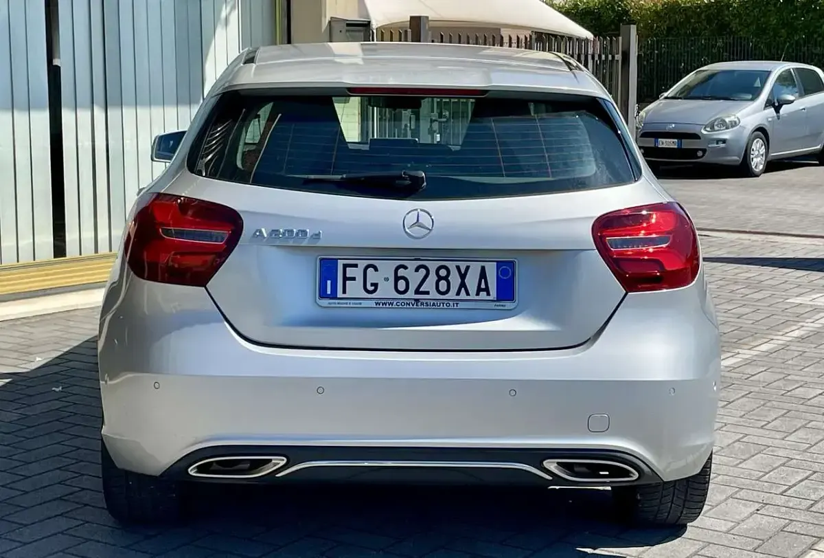 Usata Mercedes A200 136 CV (100 kW) 2017 Argento Berlina