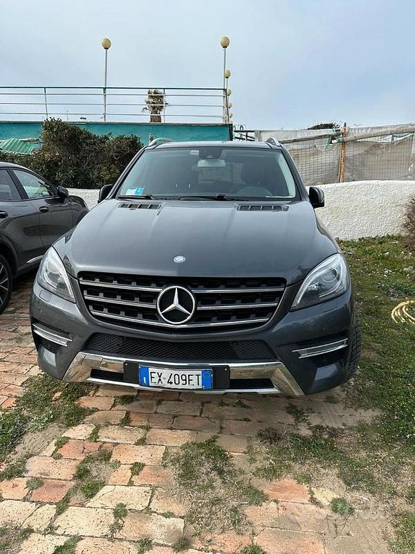 Blu Usata 2014 Mercedes ML350 SUV | 16.000 € - Immagine 1/4