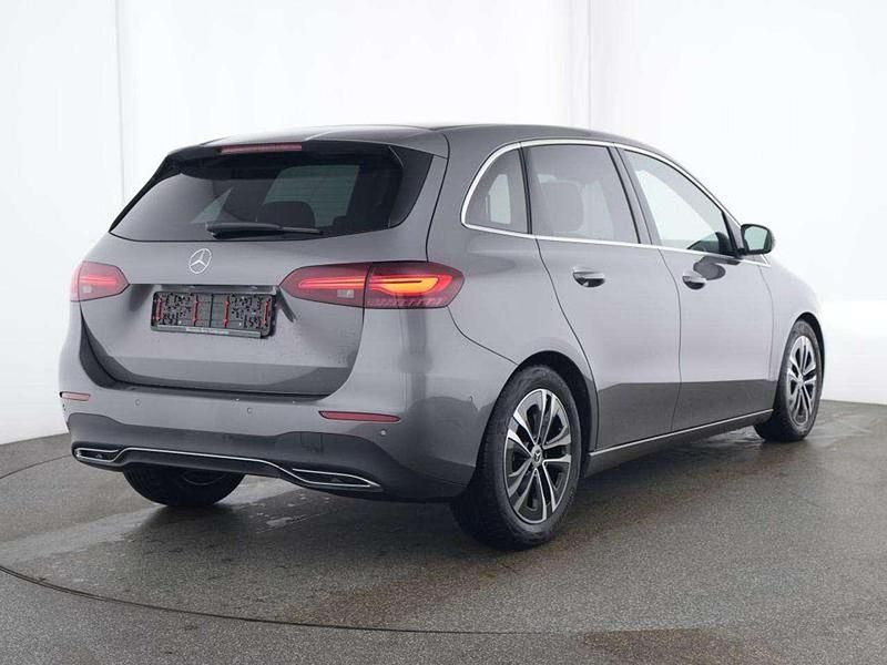 Usata Mercedes B200 Progressive 163 CV (119 kW) 2024 Grigio Monovolume