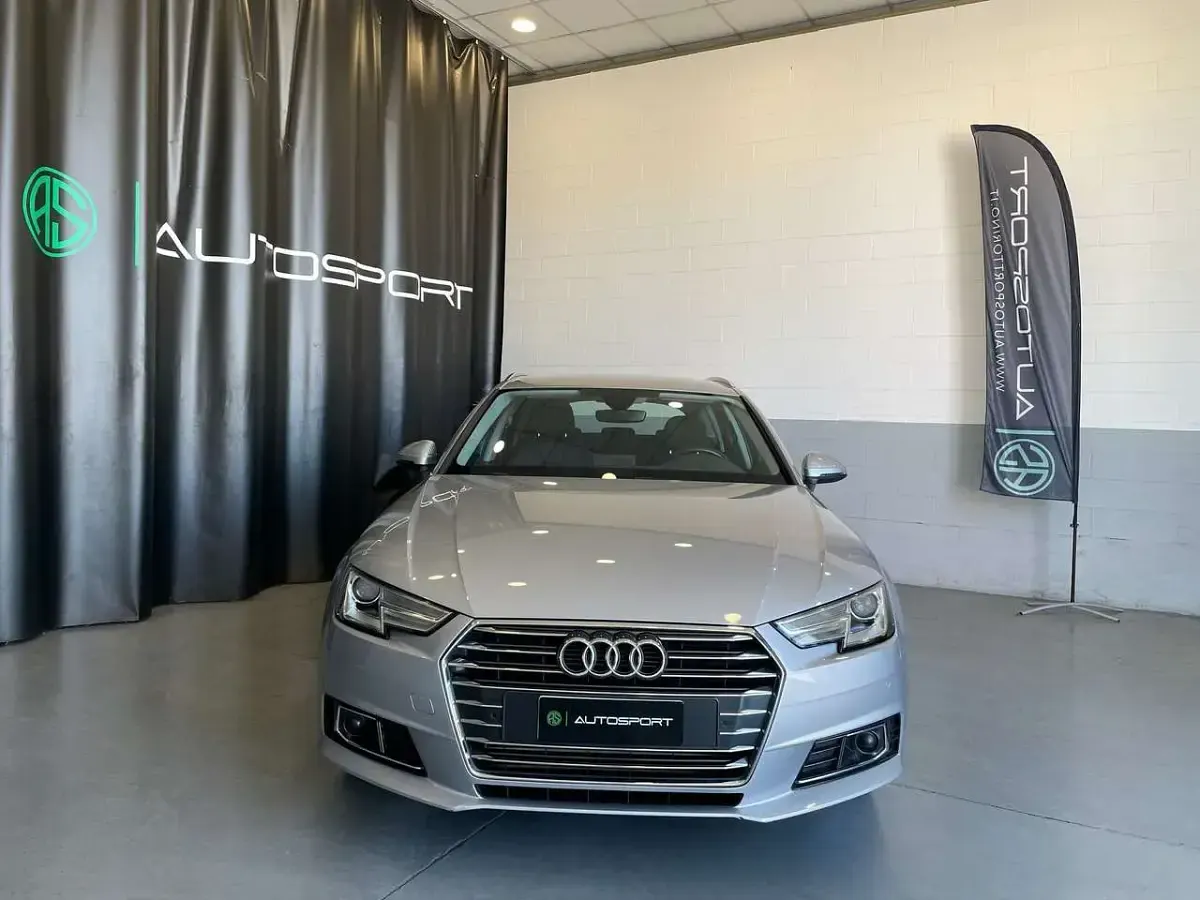 Begagnad Audi A4 Advanced 170 HK (125 kW) 2018 Silver Kombi
