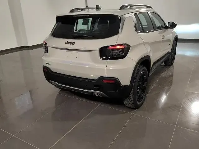 Nuova Jeep Avenger 136 CV (100 kW) 2026 Granite SUV