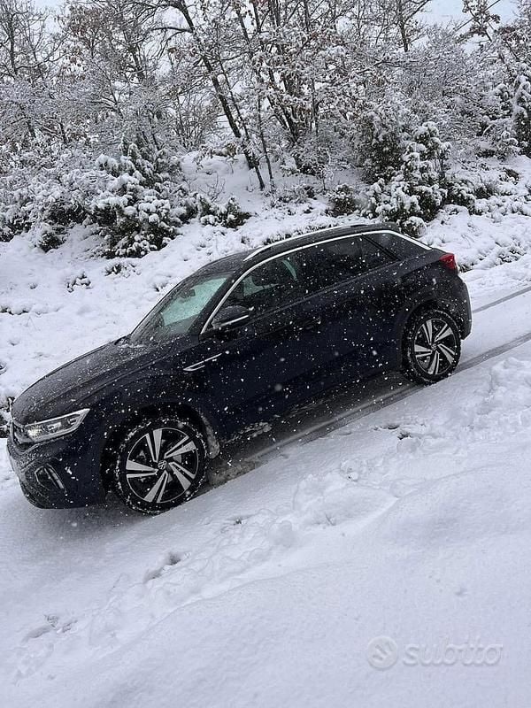 Usata VW T-Roc R-line 150 CV (110 kW) 2022 Nero SUV