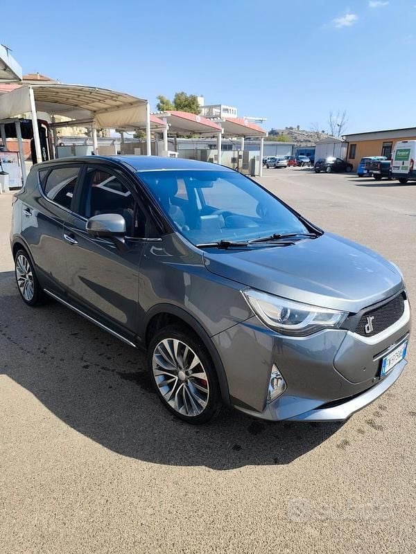 Grigio Usata 2019 DR DR4 SUV | 9500 € (Buon prezzo) - Immagine 1/4