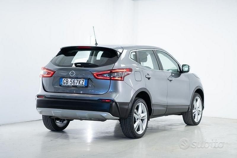Usata Nissan Qashqai N-TEC 140 CV (102 kW) 2020 Grigio SUV