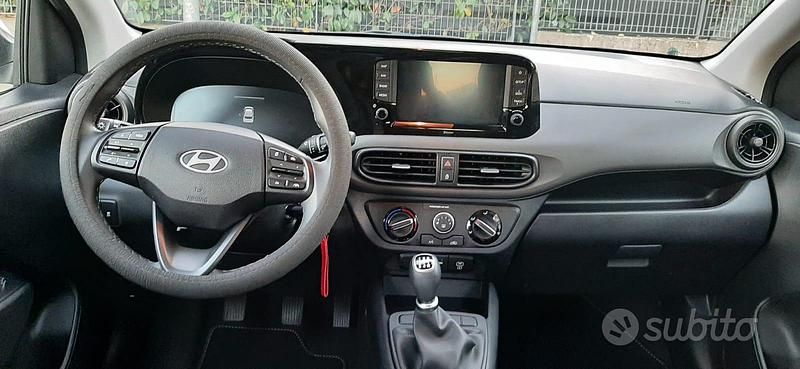 Usata Hyundai i10 63 CV (46 kW) 2025 Bianco Utilitaria