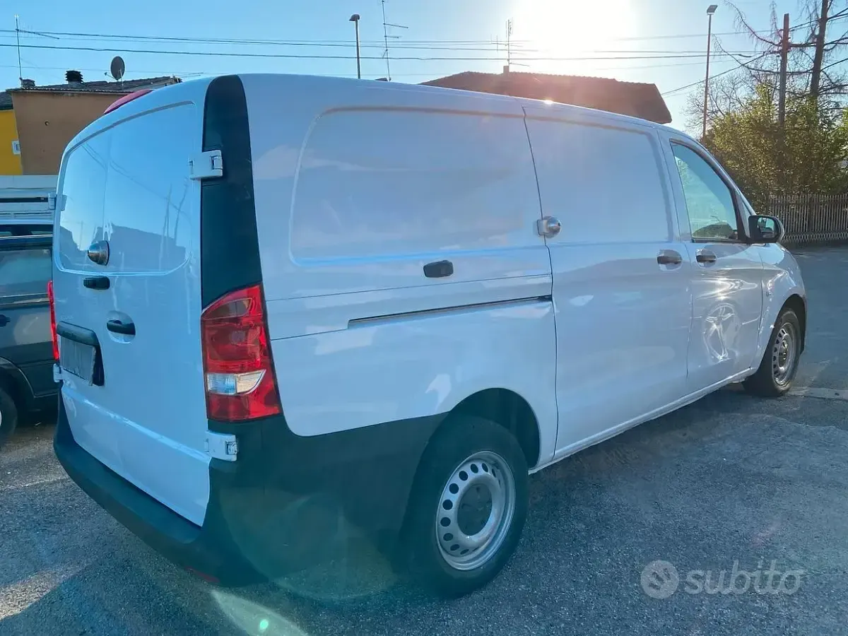 Usata Mercedes Vito 114 CV (83 kW) 2017 Bianco Furgone