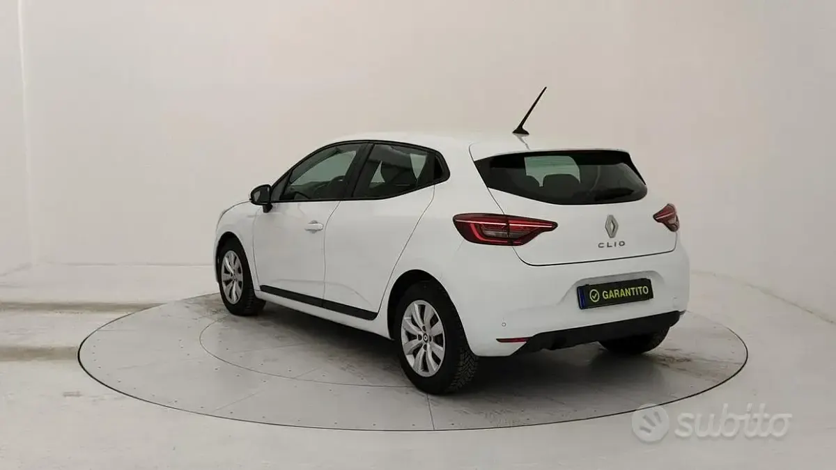 Käytetty Renault Clio V Business 86 HP (63 kW) 2021 Valkoinen Sedan
