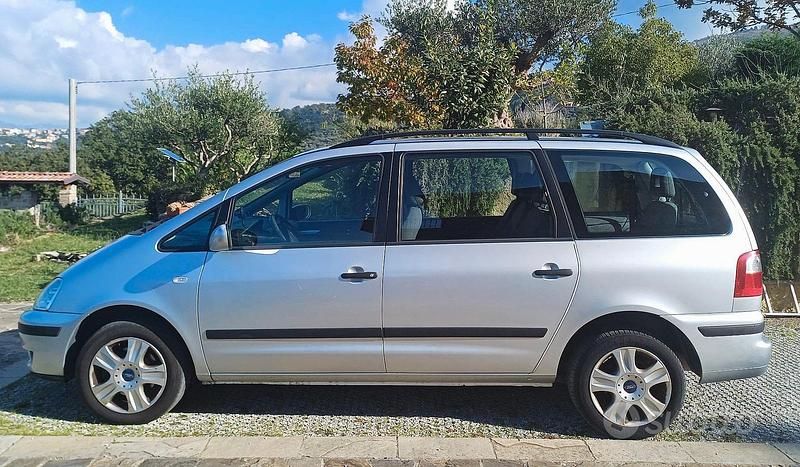 Argento Usata 2004 Ford Galaxy Monovolume | 3990 € (Buon prezzo) - Immagine 1/4