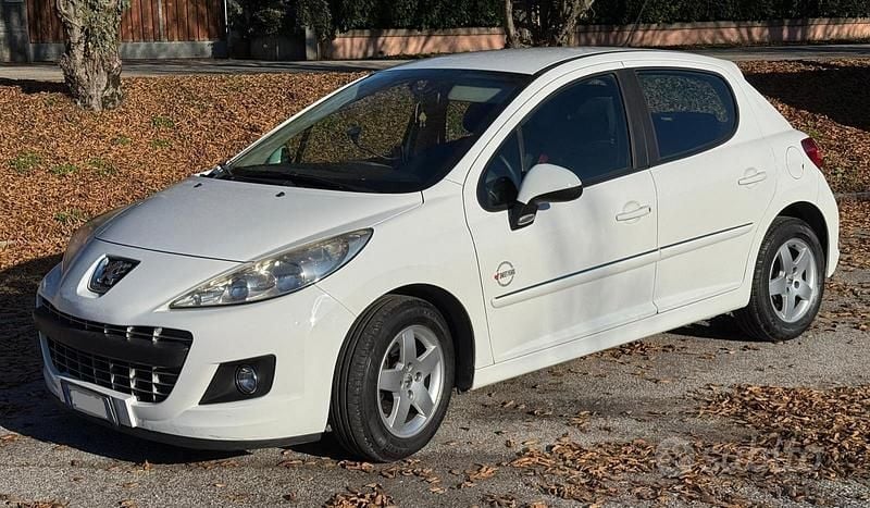 Usata Peugeot 207 2011 Bianco Berlina