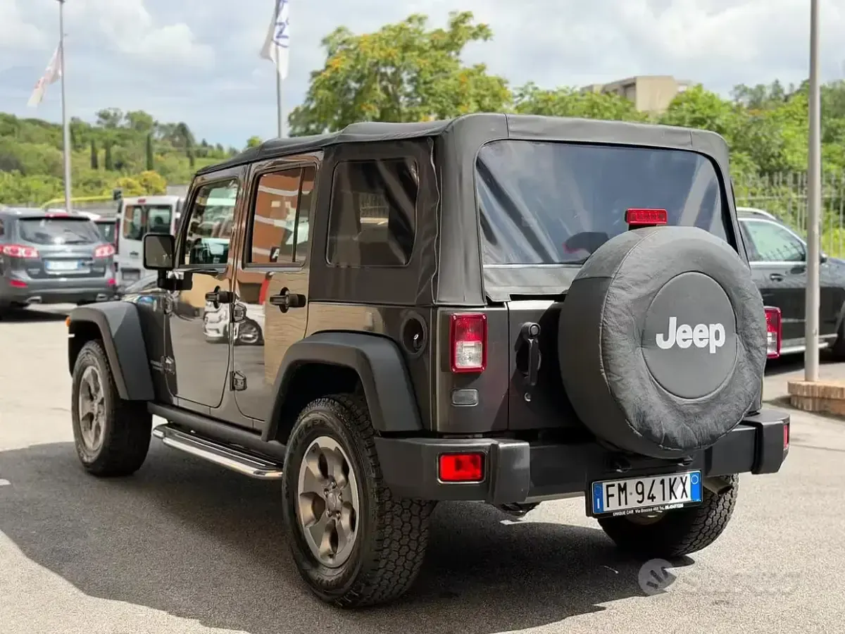 Usata Jeep Wrangler Unlimited Rubicon 200 CV (147 kW) 2017 Nero SUV
