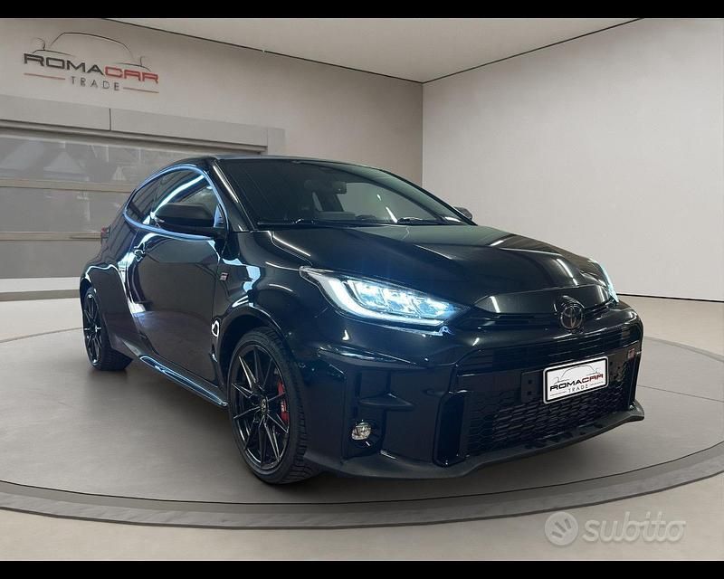 Usado Toyota Yaris 261 CV (191 kW) 2021 Negro Berlina