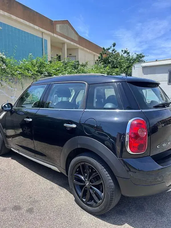 Usata Mini Park Lane Countryman 111 CV (81 kW) 2016 Nero SUV
