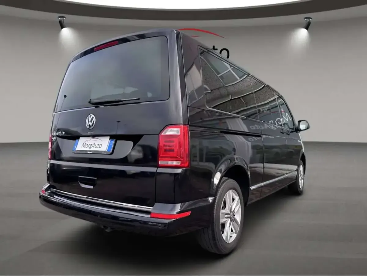 Usata VW Caravelle 150 CV (110 kW) 2018 Nero Furgone