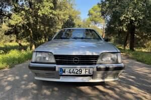 Usata Opel Monza 180 CV (132 kW) 1983 Grigio Coupé