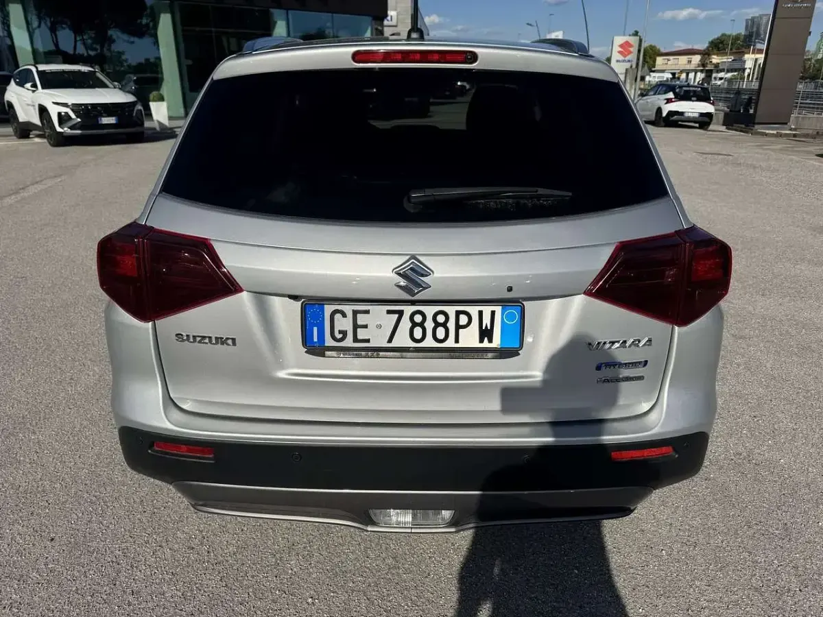 Usata Suzuki Vitara 129 CV (94 kW) 2021 Argento SUV