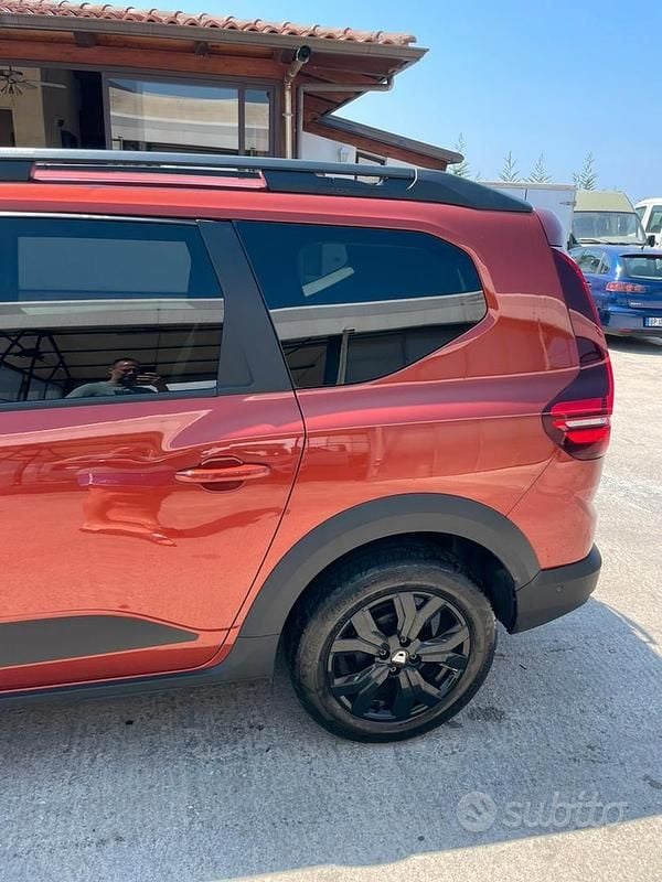 Usata Dacia Jogger Extreme 110 CV (80 kW) 2022 Marrone Monovolume