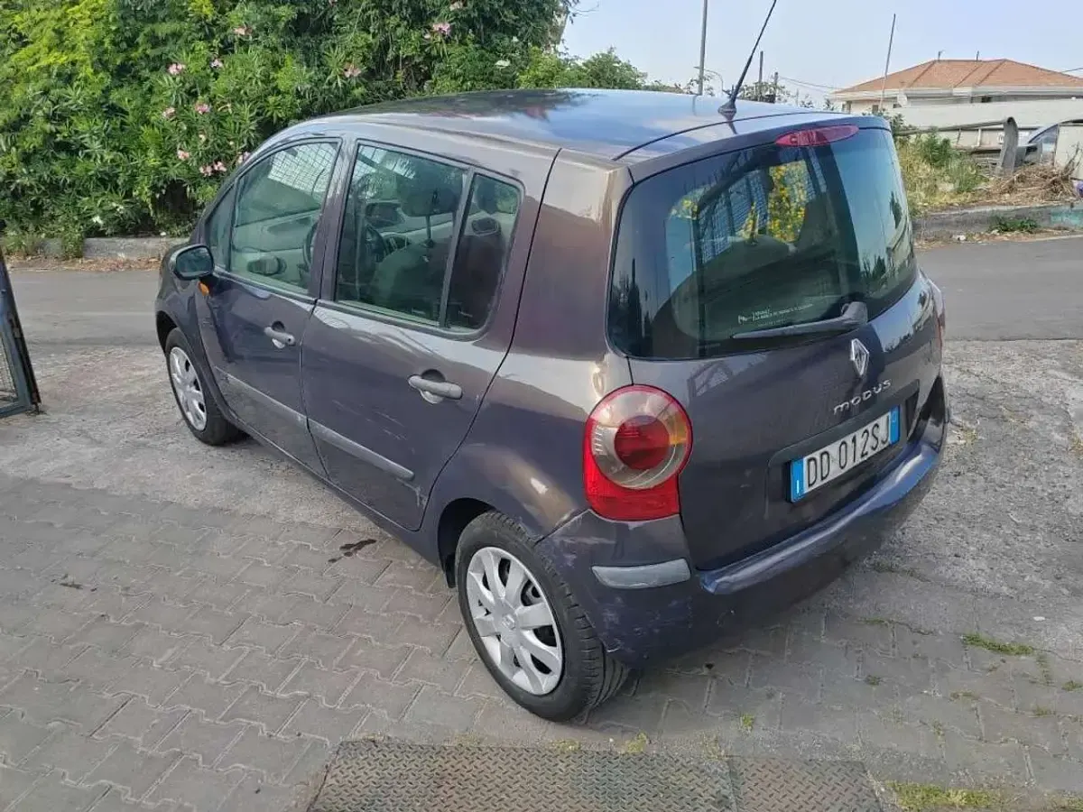 Usata Renault Modus Dynamique 82 CV (60 kW) 2006 Nero Monovolume