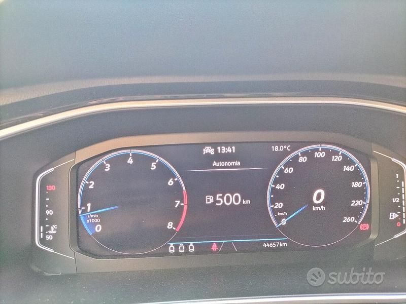 Usata VW T-Roc R-line 150 CV (110 kW) 2023 Bianco SUV