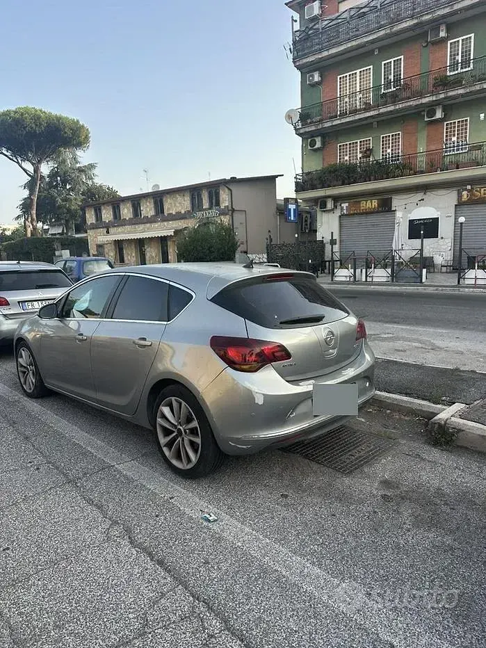 Usata Opel Astra 125 CV (91 kW) 2010 Grigio Berlina