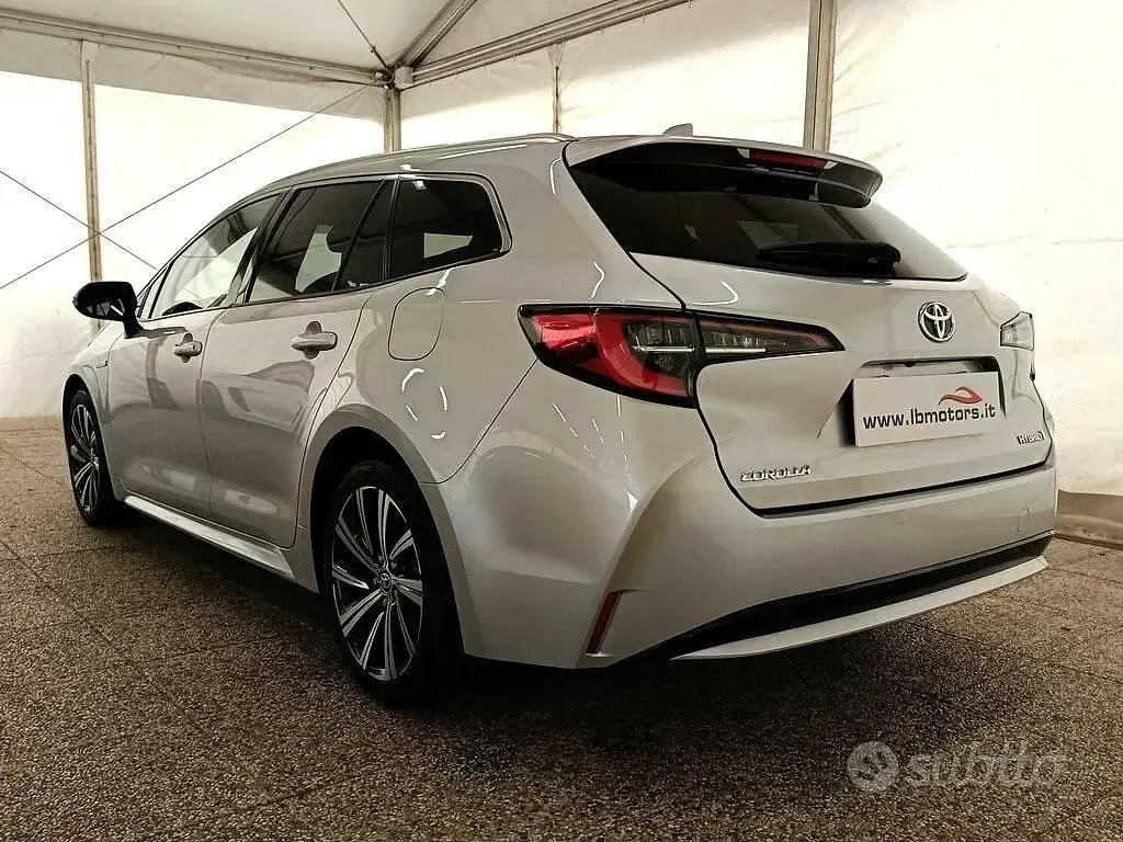 Nuova Toyota Corolla Active 140 CV (102 kW) 2026 Argento Station wagon