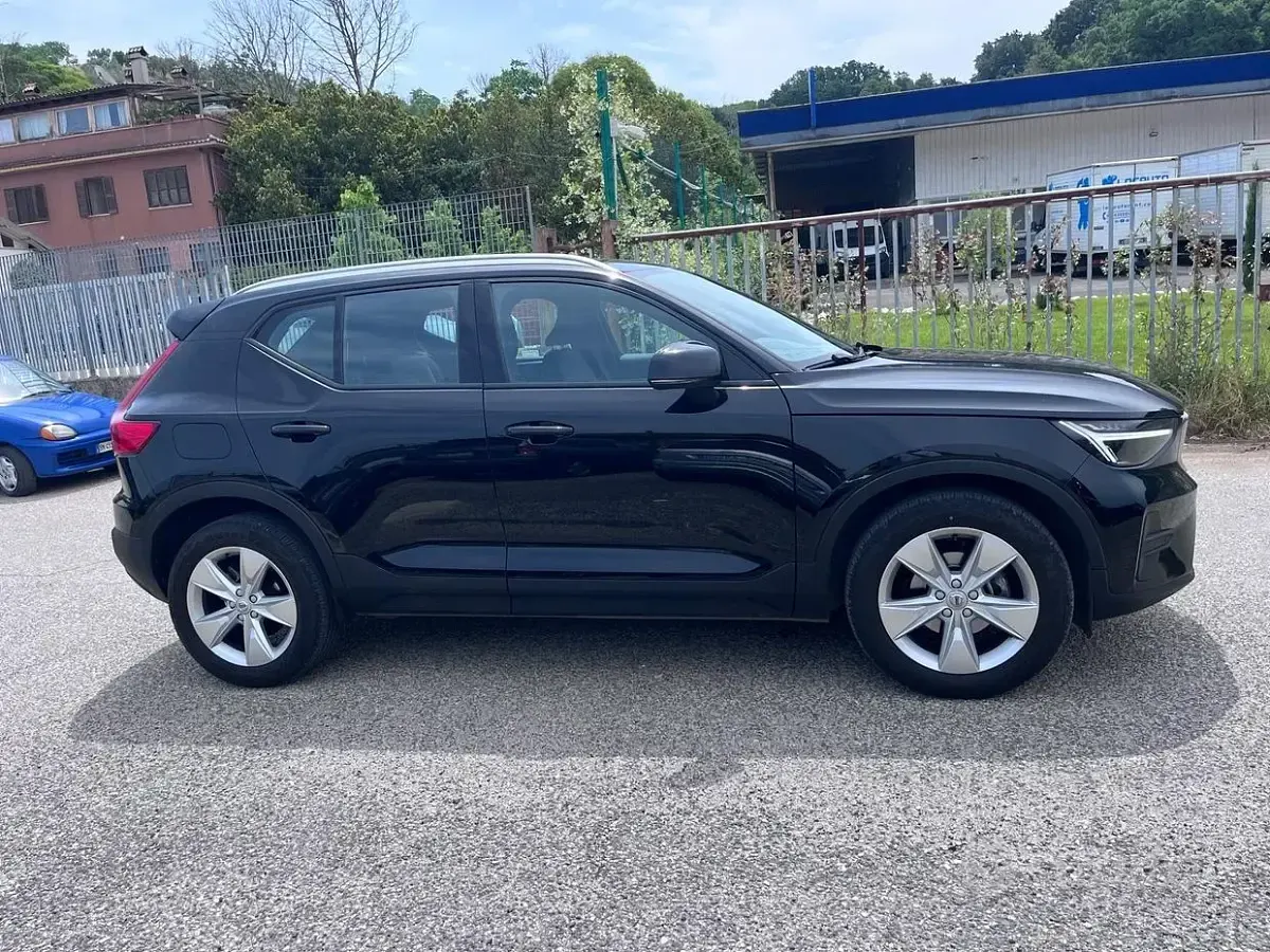Usata Volvo XC40 Core 129 CV (94 kW) 2023 Nero SUV