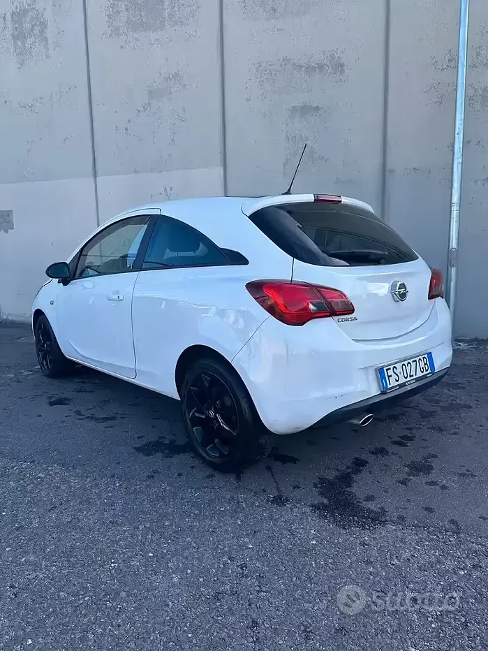 Usata Opel Corsa Edition 69 CV (50 kW) 2018 Bianco Utilitaria