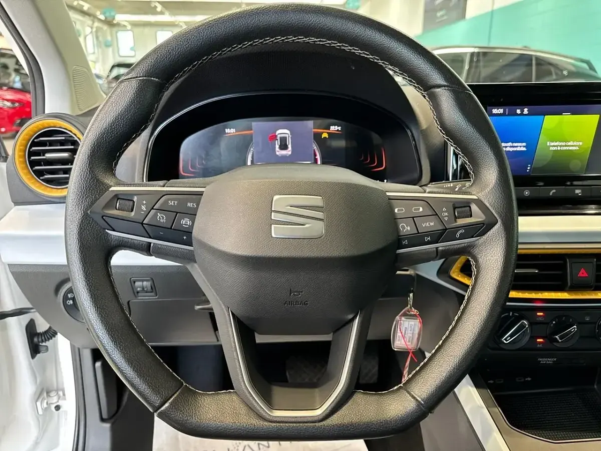 Usata Seat Arona Style 110 CV (80 kW) 2023 Bianco SUV