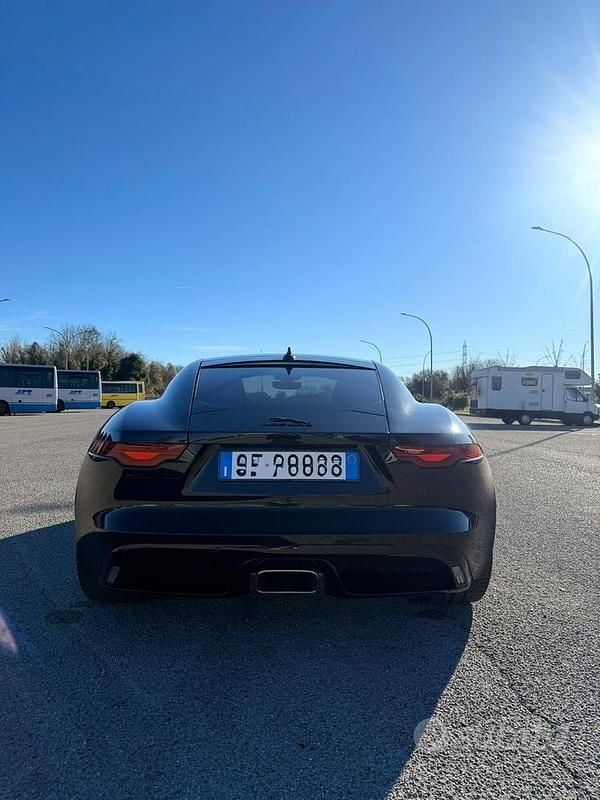 Usata Jaguar F-Type R-Dynamic 300 CV (220 kW) 2021 Nero Coupé