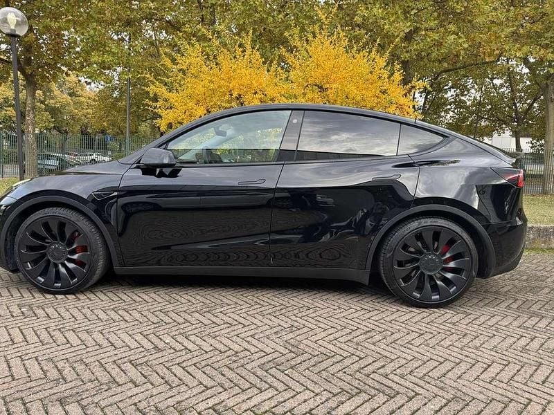 Usata Tesla Model Y Performance 155 kW (211 CV) 2022 Nero SUV