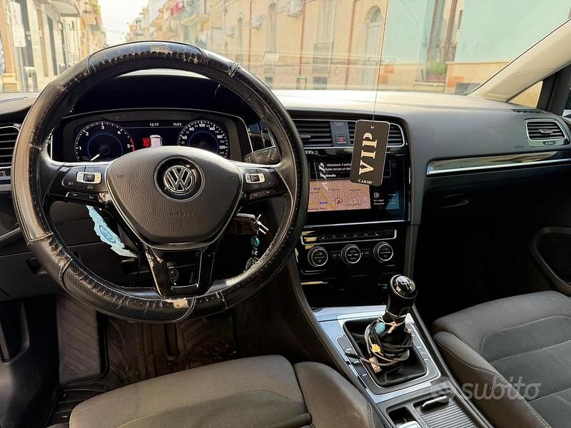 Usata VW Golf VII Highline 110 CV (80 kW) 2017 Berlina