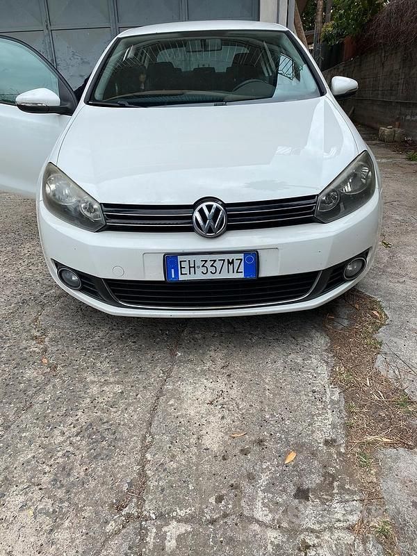 Usata VW Golf VI 122 CV (89 kW) 2011 Bianco Utilitaria