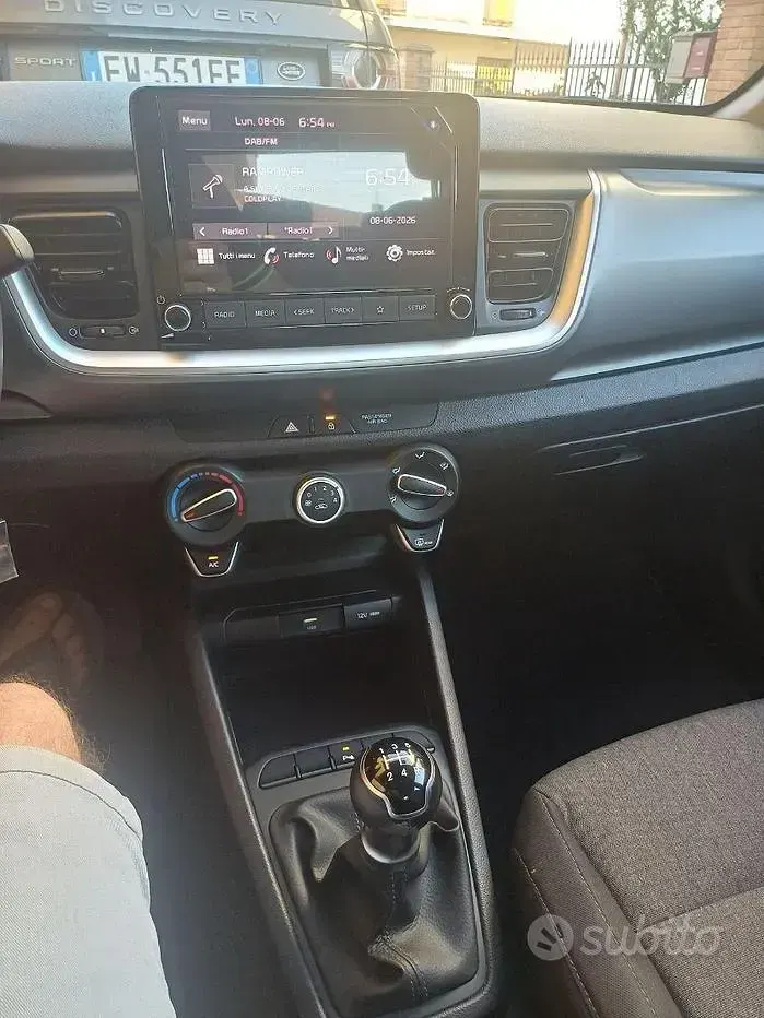 Usata Kia Stonic 84 CV (61 kW) 2023 Grigio SUV