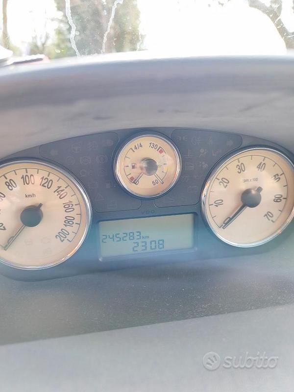 Usata Lancia Ypsilon 60 CV (44 kW) 2005 Bianco Utilitaria
