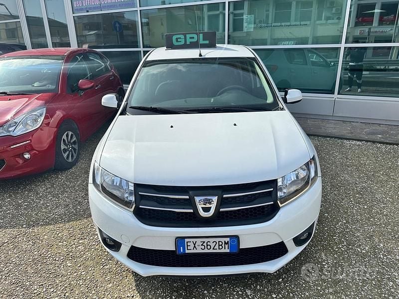 Usata Dacia Sandero 75 CV (55 kW) 2014 Bianco Berlina