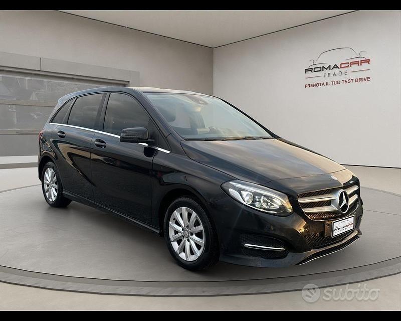 Usata Mercedes B180 Business 109 CV (80 kW) 2015 Nero Utilitaria