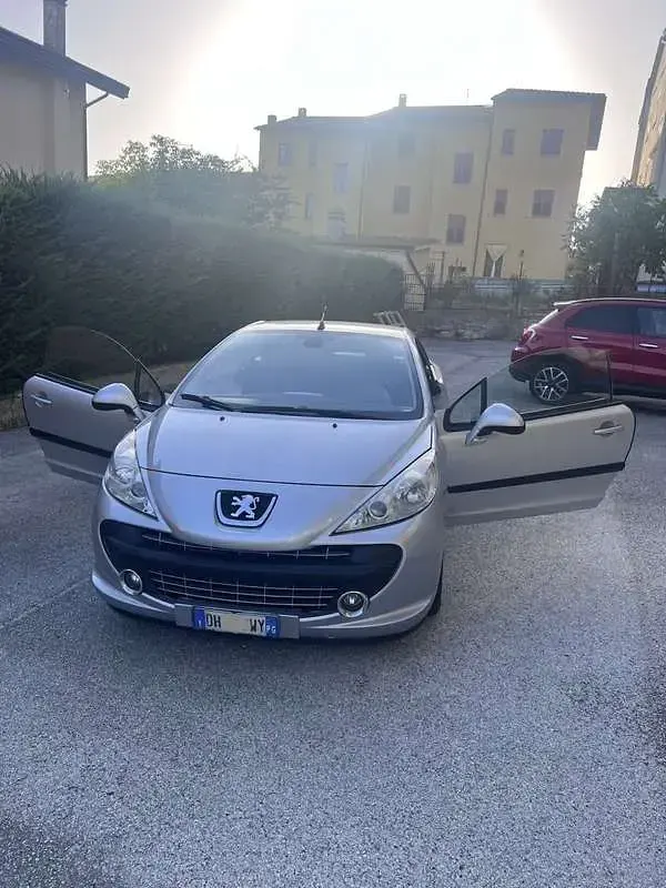Usata Peugeot 207 CC 109 CV (80 kW) 2007 Cabrio