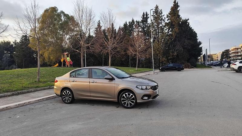 Occasion Fiat Tipo 95 ch (69 kW) 2017 Doré Berline