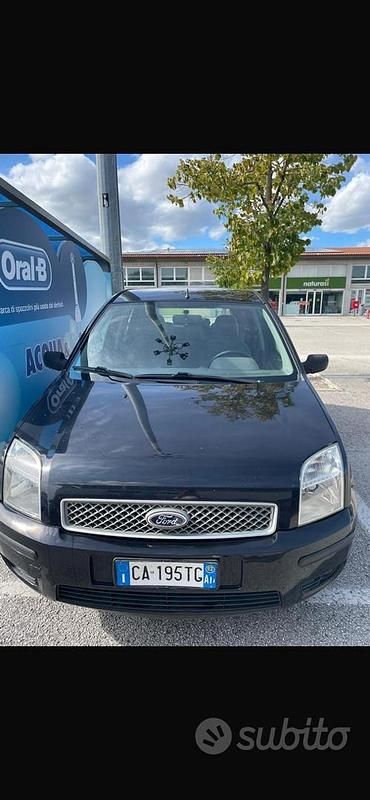 Nero Usata 2002 Ford Fusion | 1000 € (Ottimo prezzo) - Immagine 1/4