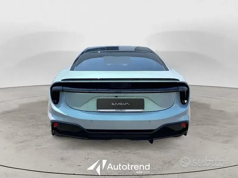 Usata Lotus Emeya 450 kW (612 CV) 2024 Grigio Utilitaria