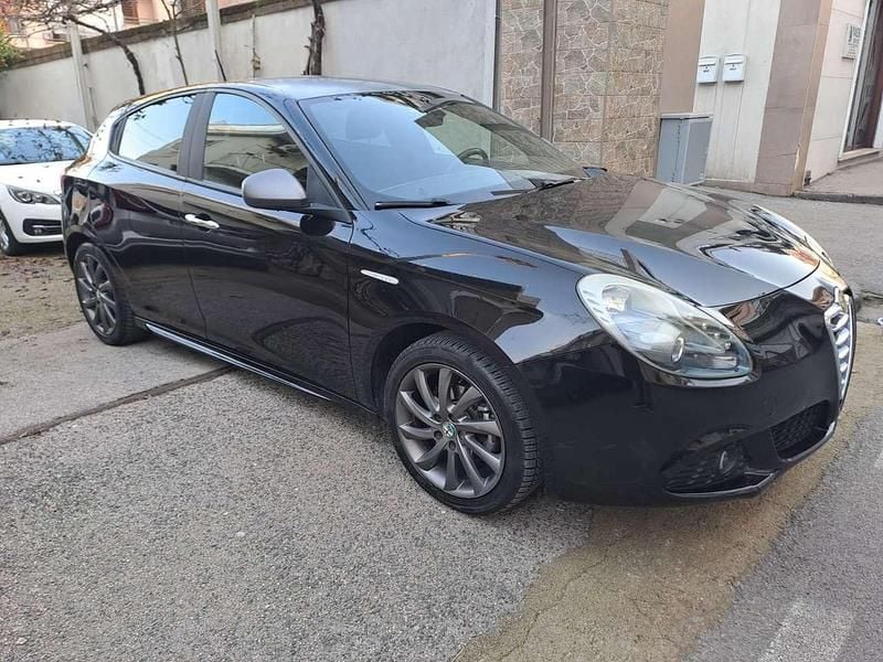 Nero Usata 2013 Alfa Romeo Giulietta Veloce Tre volumi | 5000 € (Ottimo prezzo) - Immagine 1/4
