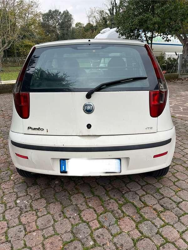 Usata Fiat Punto Active 86 CV (63 kW) 2005 Bianco Berlina