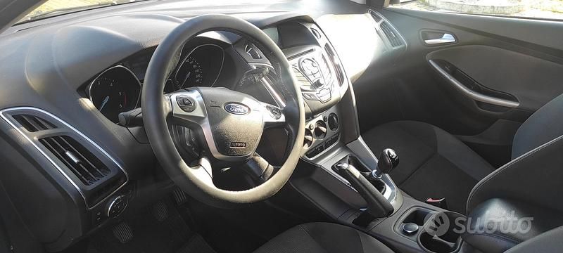 Usata Ford Focus 105 CV (77 kW) 2014 Bianco Station wagon