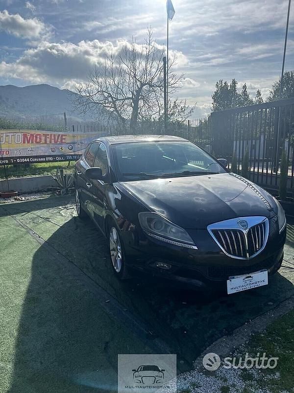Nero Usata 2009 Lancia Delta S Due volumi | 1500 € (Buon prezzo) - Immagine 1/4