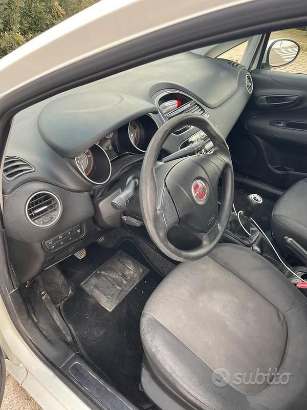 Usata Fiat Punto 2015 Bianco Berlina