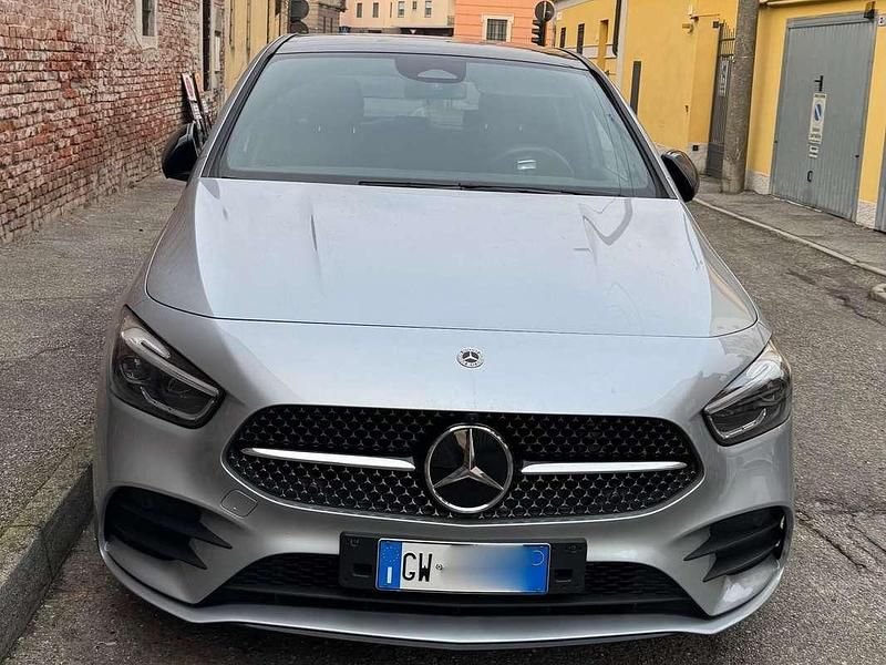 Usata Mercedes B180 Advanced Plus 116 CV (85 kW) 2024 Argento Utilitaria