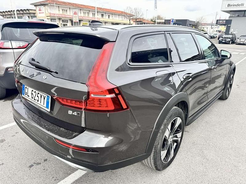 Usata Volvo V60 CC Business Edition 197 CV (144 kW) 2023 Other Station wagon