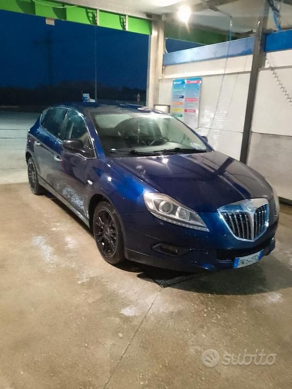 Usata Lancia Delta 120 CV (88 kW) 2009 Blu Utilitaria