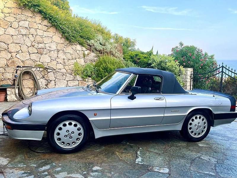 Usata Alfa Romeo Spider Quadrifoglio Verde 128 CV (94 kW) 1988 Argento Cabrio