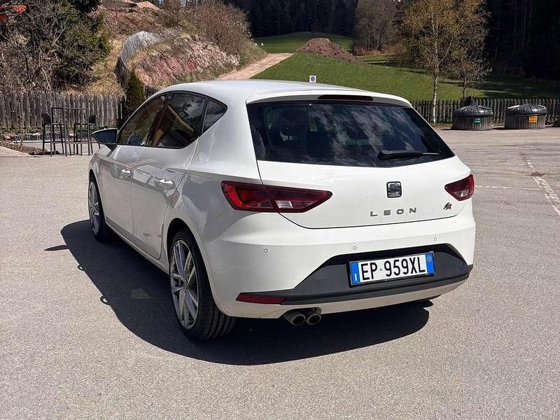 Usata Seat Leon FR 150 CV (110 kW) 2013 Bianco Berlina