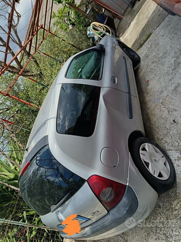 Usata Renault Clio II 65 CV (47 kW) 2005 Grigio Utilitaria